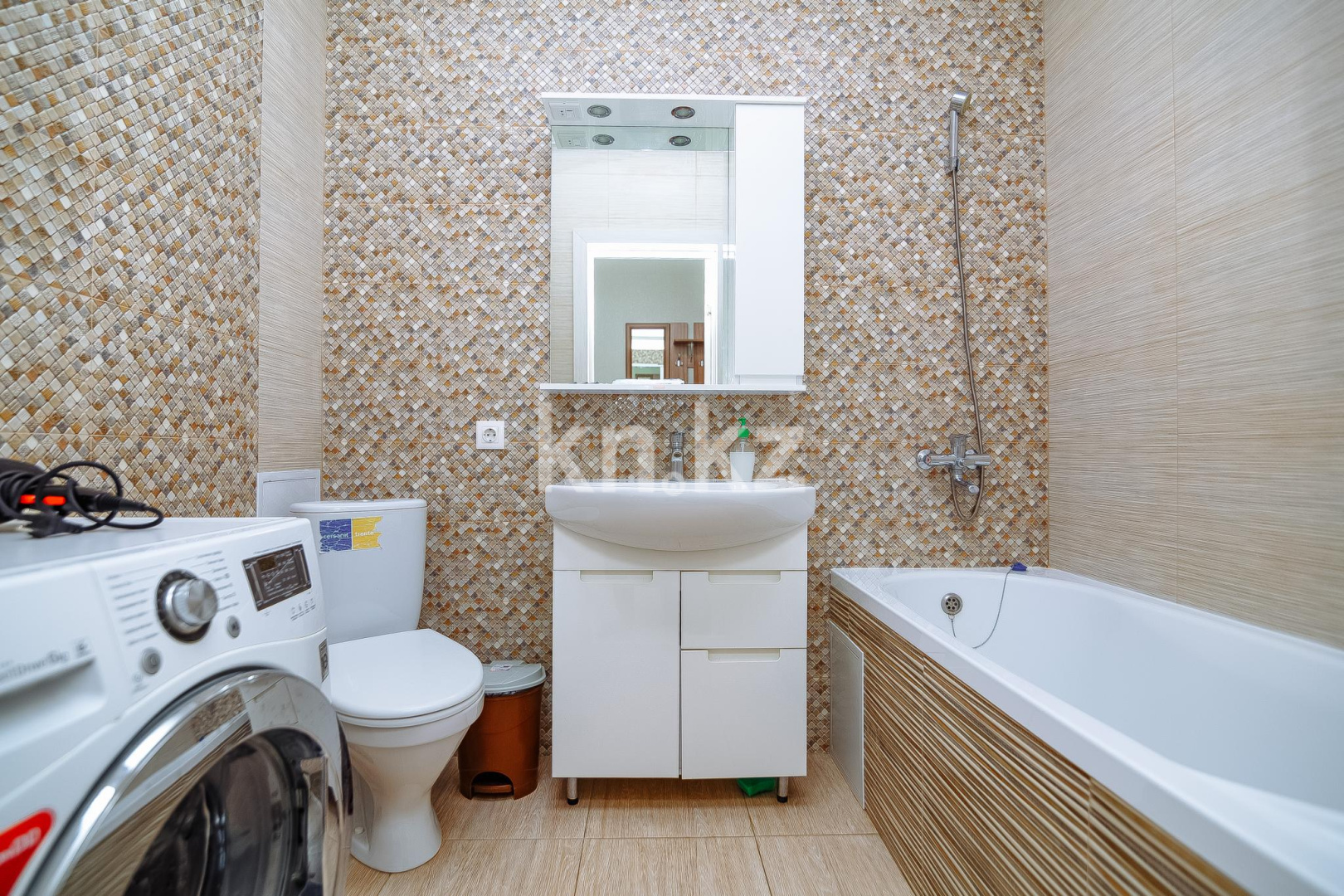 Аренда 1-комнатной квартиры посуточно, 45 м², ул. Сауран, дом  10б - ул. Алматы в Астане - фото 9