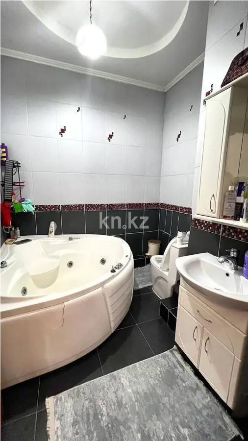 Продажа 3-комнатной квартиры, 135 м², ул. Прокофьева, дом  144 в Алматы - фото 5