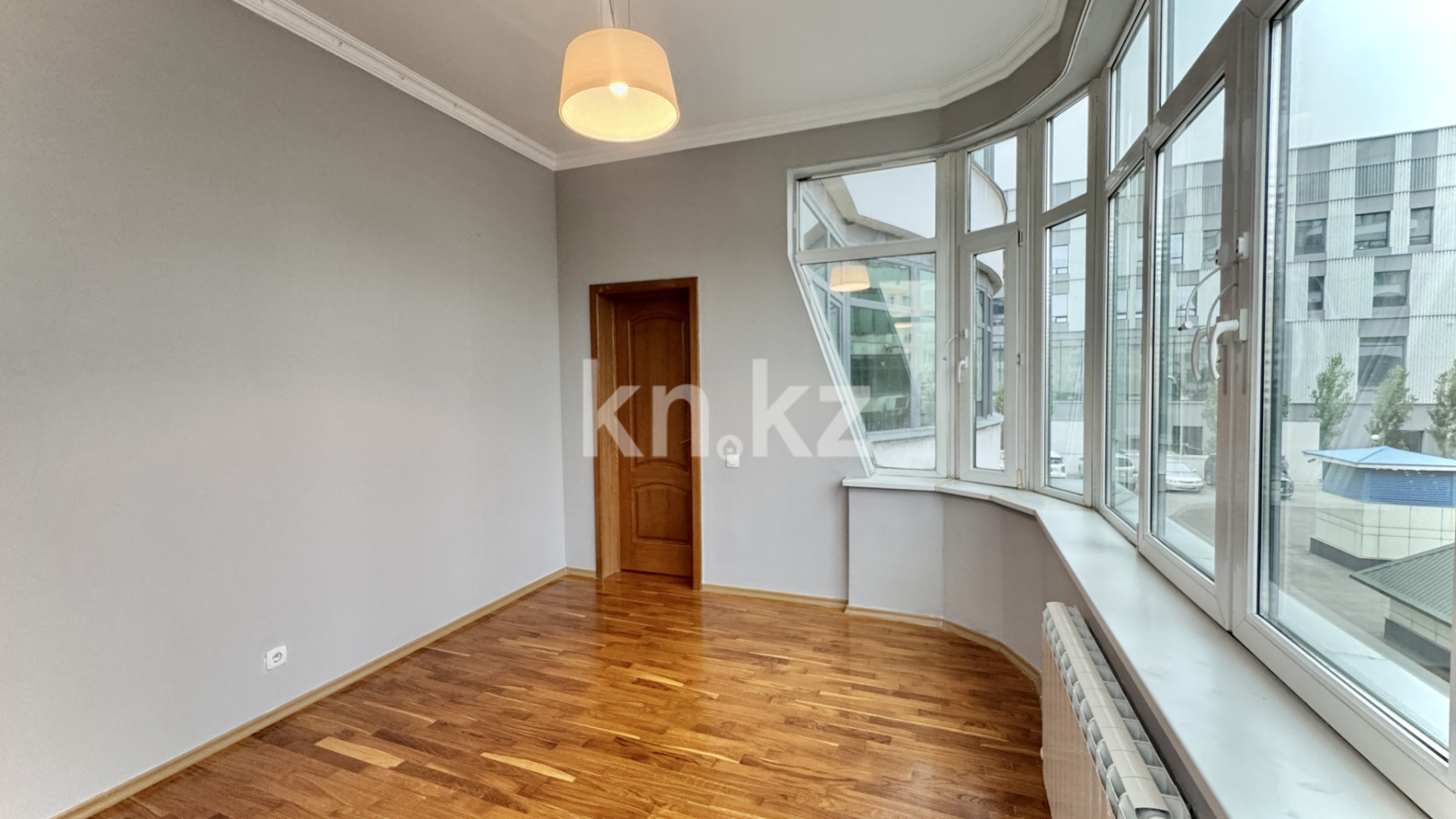 Продажа 5-комнатной квартиры, 186.4 м², мкр-н Самал-3 в Алматы - фото 8