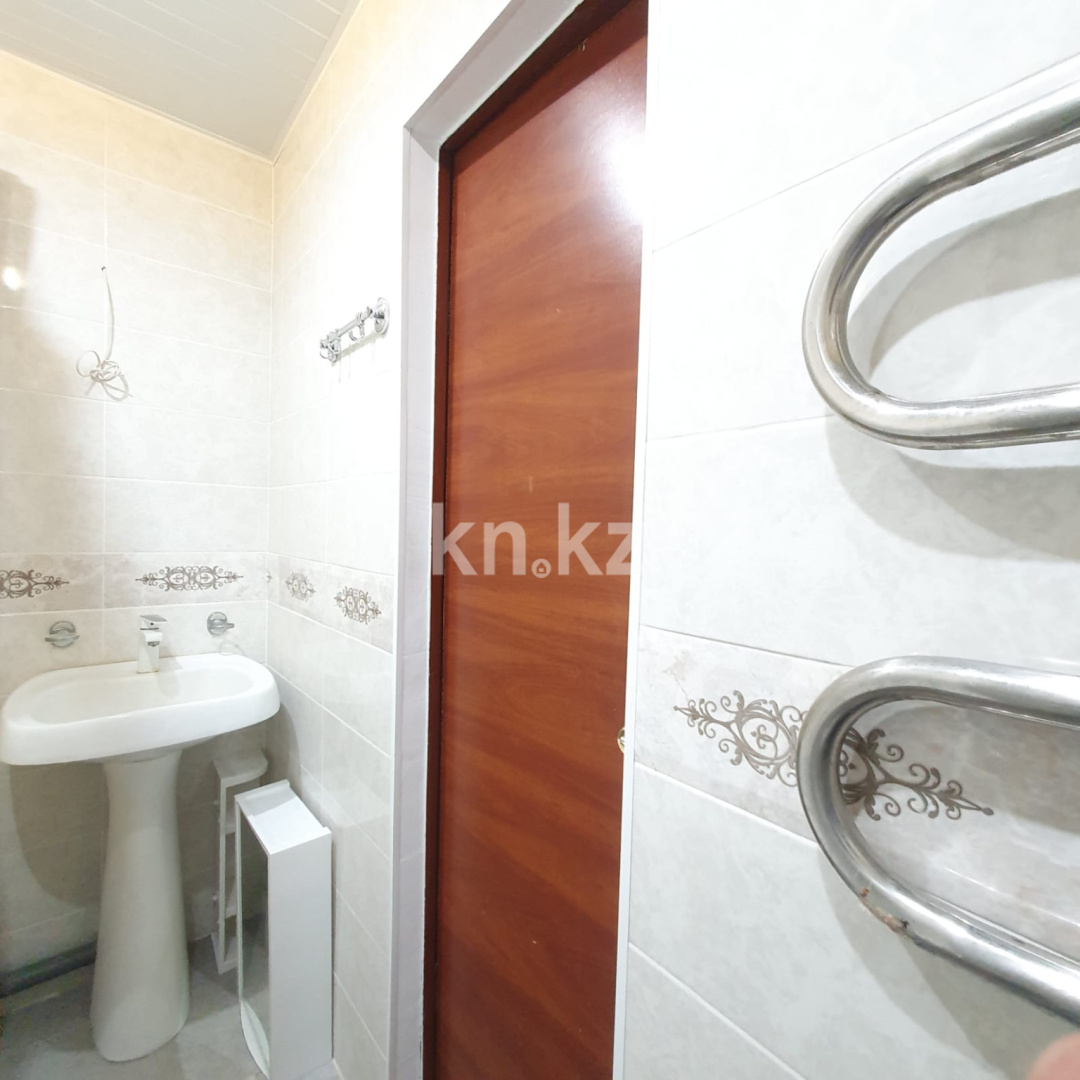 Продажа 2-комнатной квартиры, 56 м², ул. Каргала в Актобе - фото 28