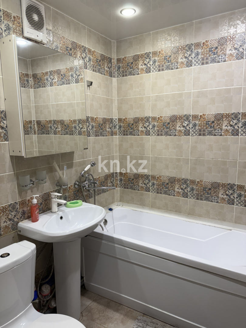 Аренда 2-комнатной квартиры посуточно, 44 м², ул. Кайсенова, дом  119 в Усть-Каменогорске - фото 8