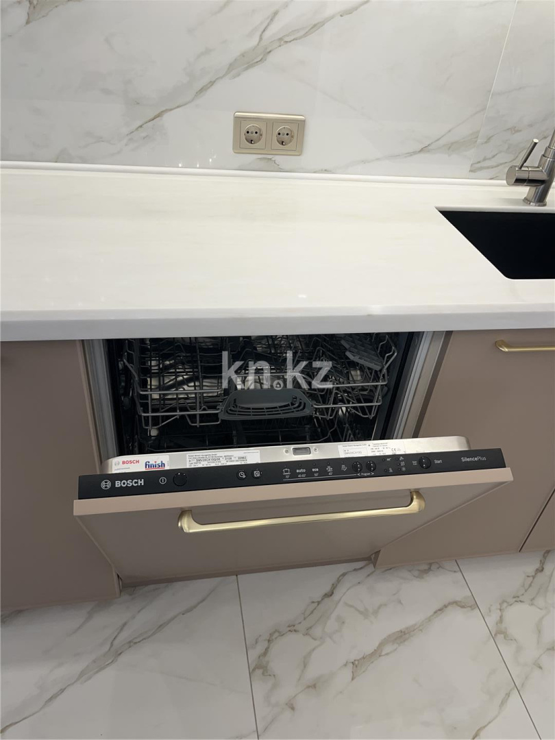 Продажа 3-комнатной квартиры, 110 м², ул. Ашимова, дом  21 в Караганде - фото 29