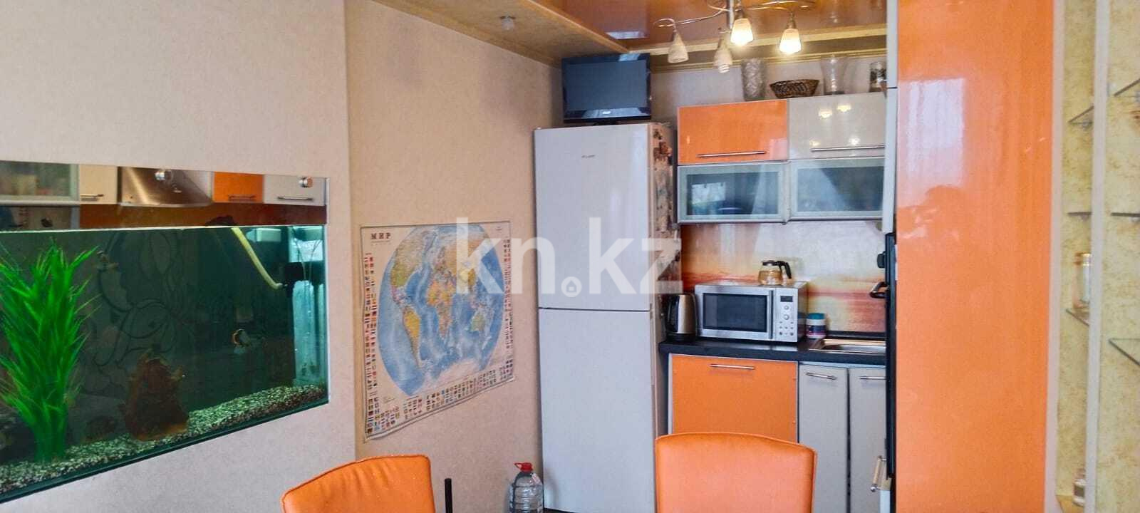 Продажа 3-комнатной квартиры, 65 м², мкр-н Орбита-1 в Караганде - фото 8