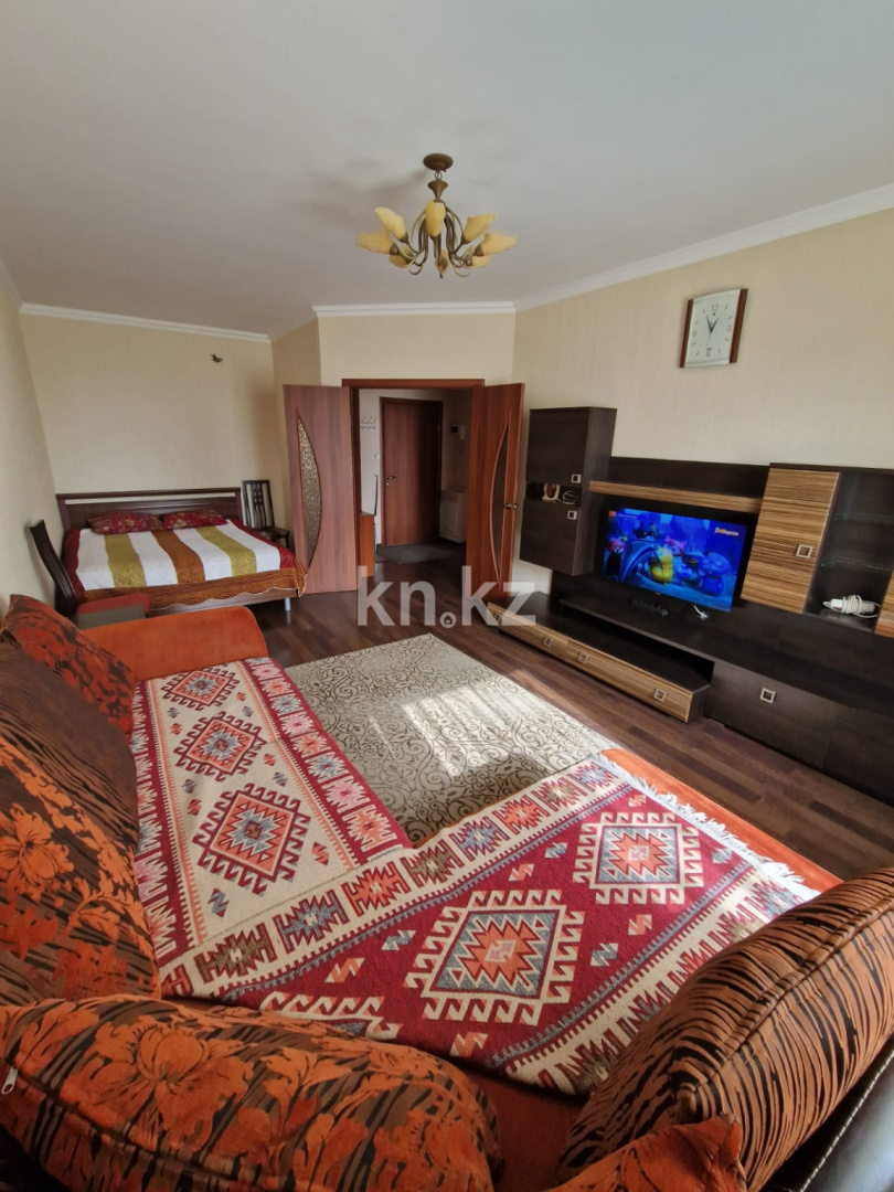 Аренда 1-комнатной квартиры посуточно, 45 м², ул. Кенесары, дом  1 - ул. Кумисбекова в Астане