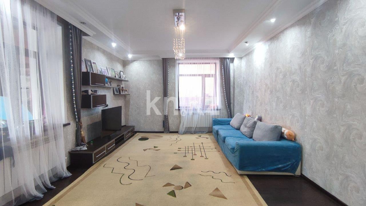 Продажа 5-комнатного дома, 470 м², ул. Муканова в Караганде