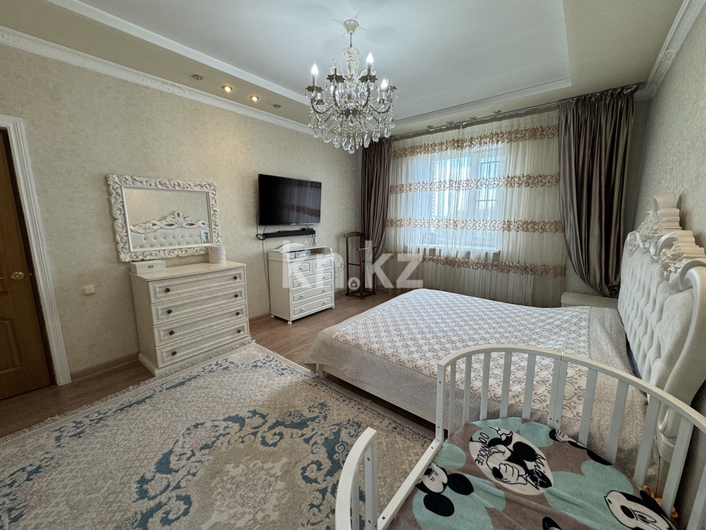 Продажа 6-комнатного дома, 338 м², ул. Молдагуловой в Караганде - фото 8