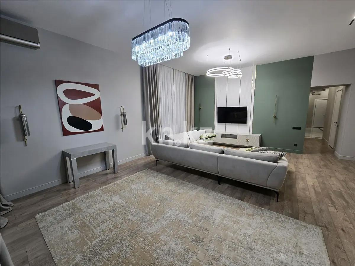 Продажа 4-комнатной квартиры, 150 м², ул. Аманжолова, дом  20 в Астане