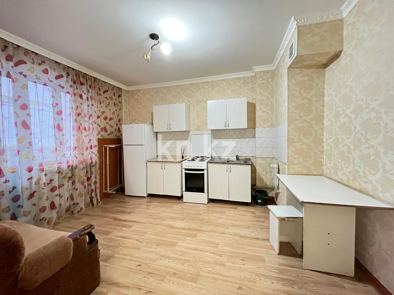 Аренда 1-комнатной квартиры, 39 м² в Астане