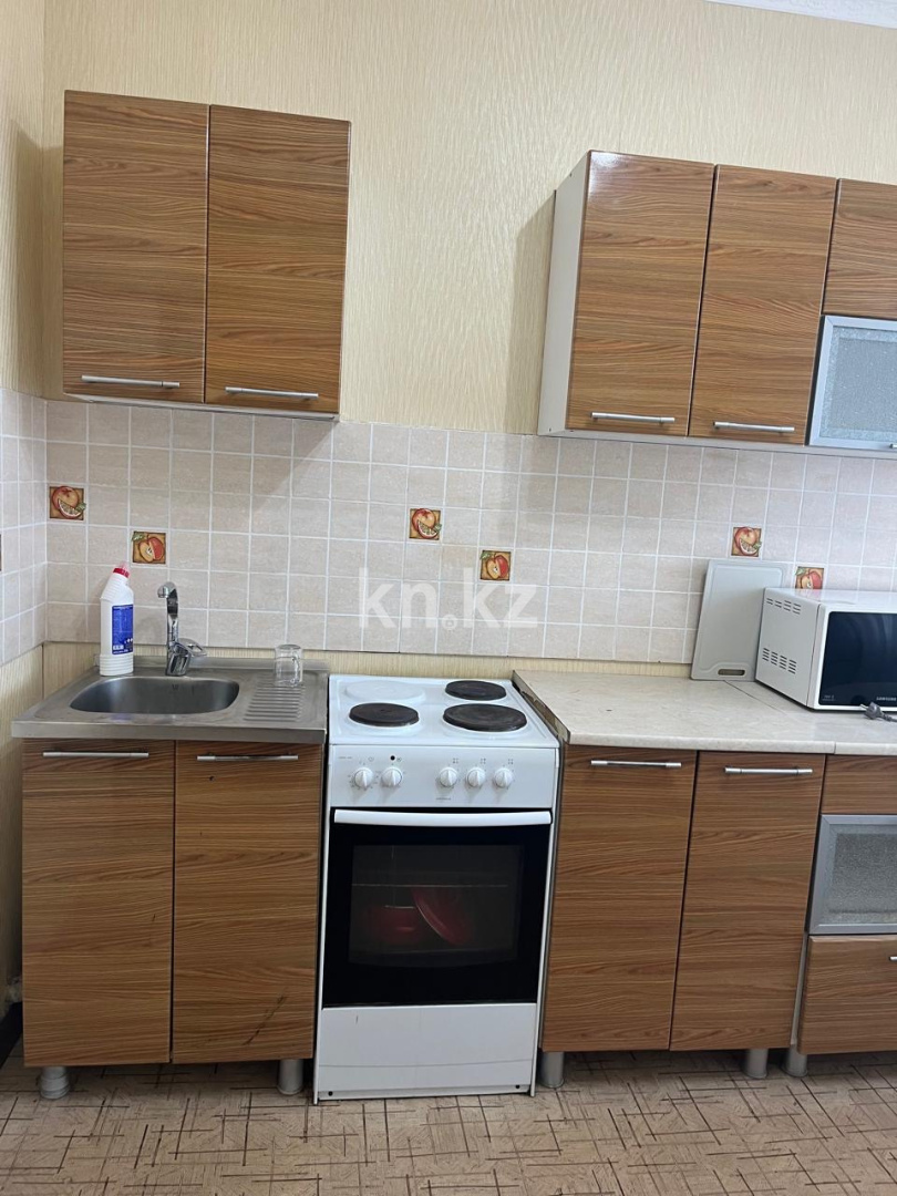 Аренда 1-комнатной квартиры, 47 м² в Астане