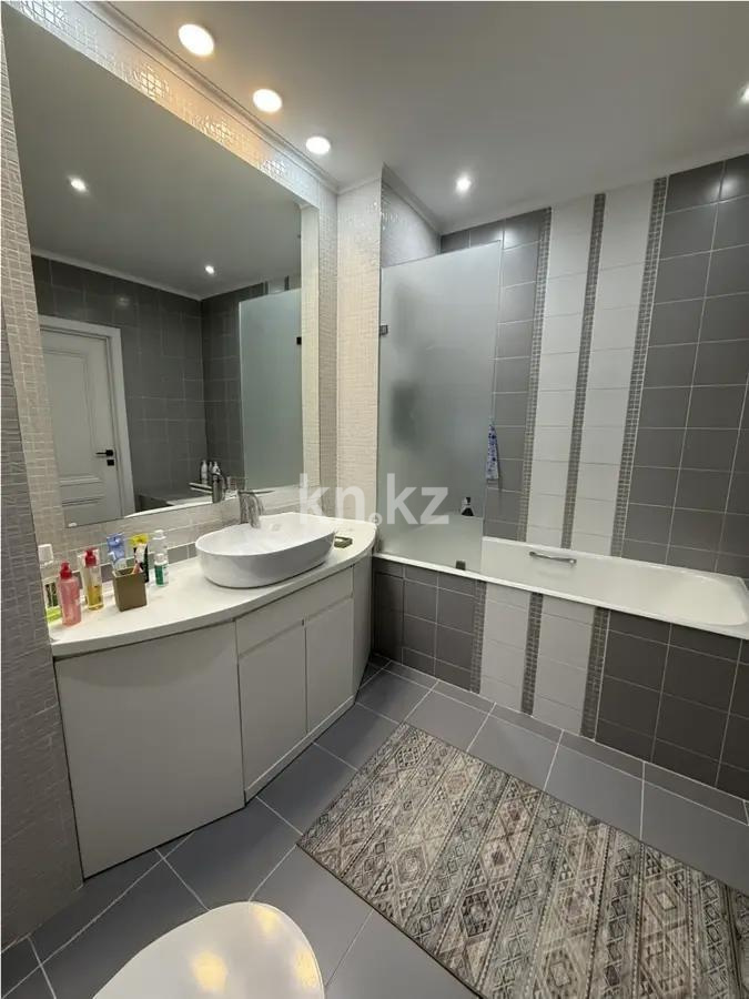 Продажа 2-комнатной квартиры, 68 м², пр. Аль-Фараби, дом  63 в Алматы - фото 4