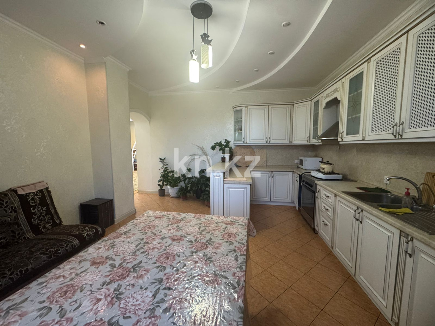 Продажа 4-комнатного дома, 321 м², ул. Кунгей в Караганде - фото 2