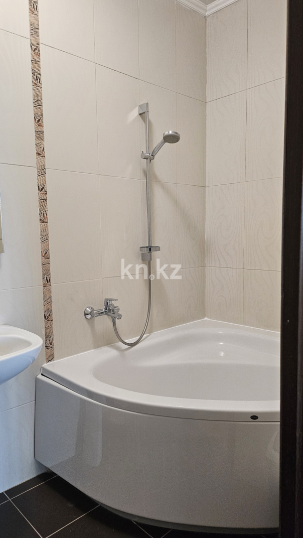 Аренда 2-комнатной квартиры, 85 м², Достык, дом  97Б - Достык Снегина в Алматы - фото 6