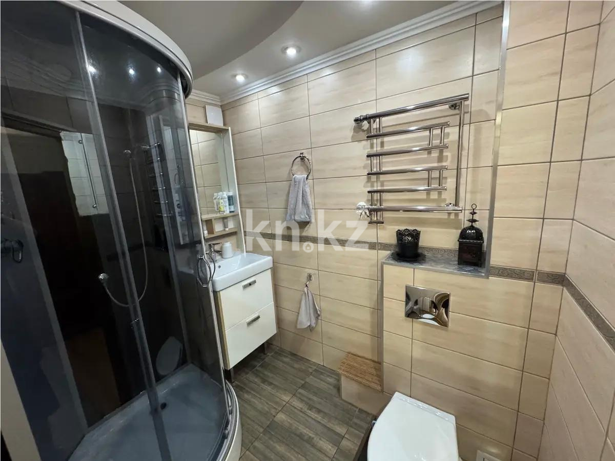 Продажа 3-комнатной квартиры, 62 м², ул. Дюсембекова, дом  35 в Караганде - фото 6