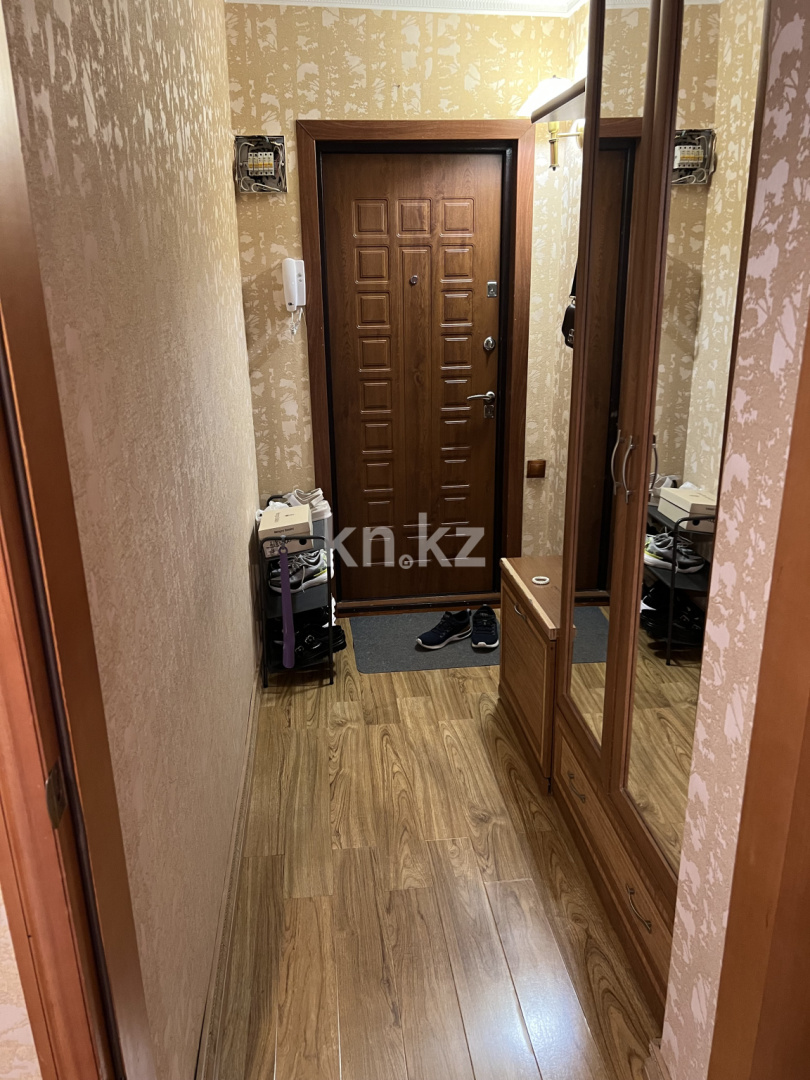 Продажа 3-комнатной квартиры, 59 м², ул. Аманжолова, дом  71 в Караганде - фото 10