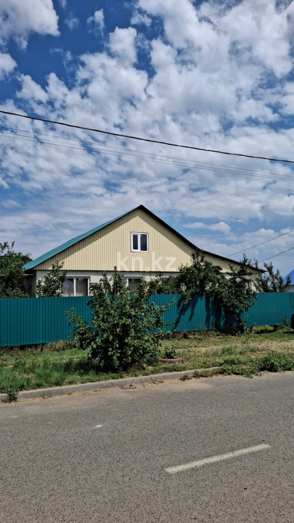 Продажа 4-комнатного дома, 157 м² в Уральске