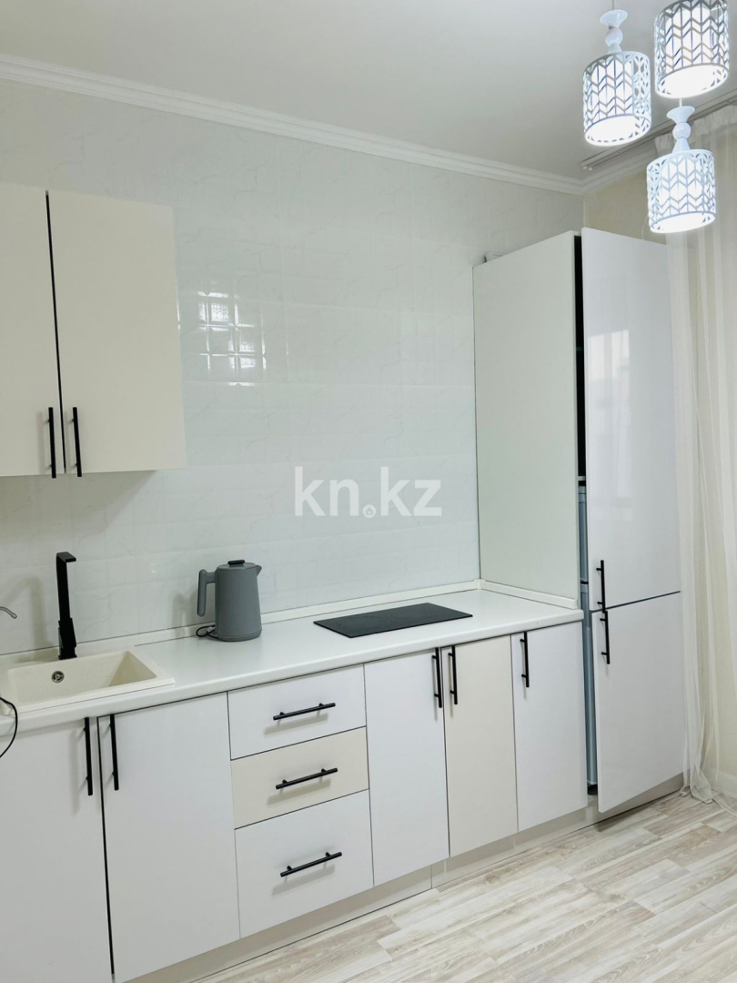 Аренда 1-комнатной квартиры, 40 м² в Астане