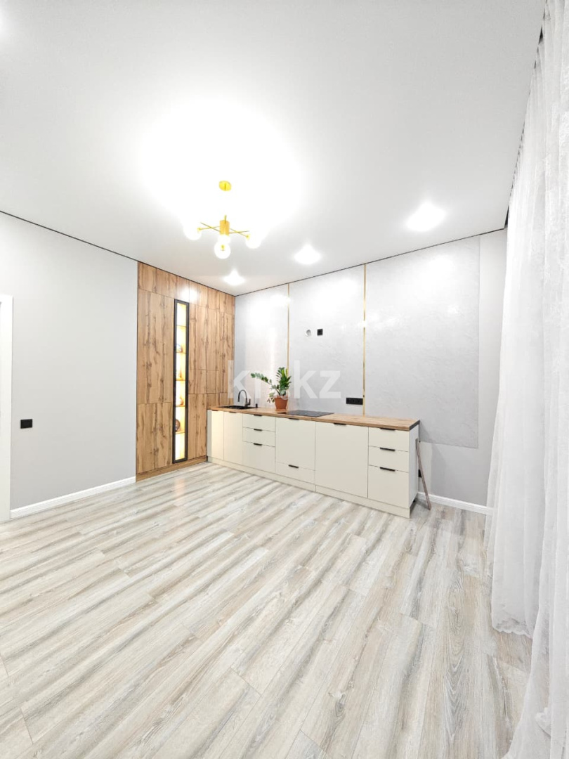 Продажа 2-комнатной квартиры, 61 м², ул. Университетская, дом  18 в Караганде - фото 5