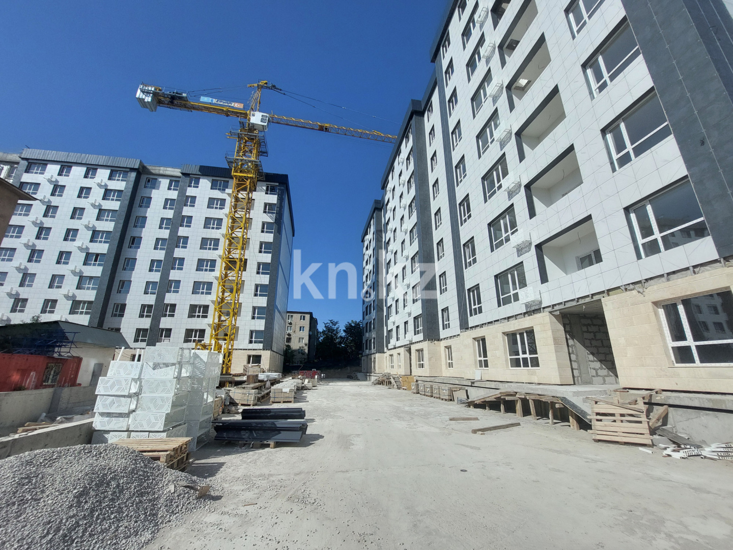 Продажа 1-комнатной квартиры, 52 м², ул. Жандосова, дом  73а в Шымкенте