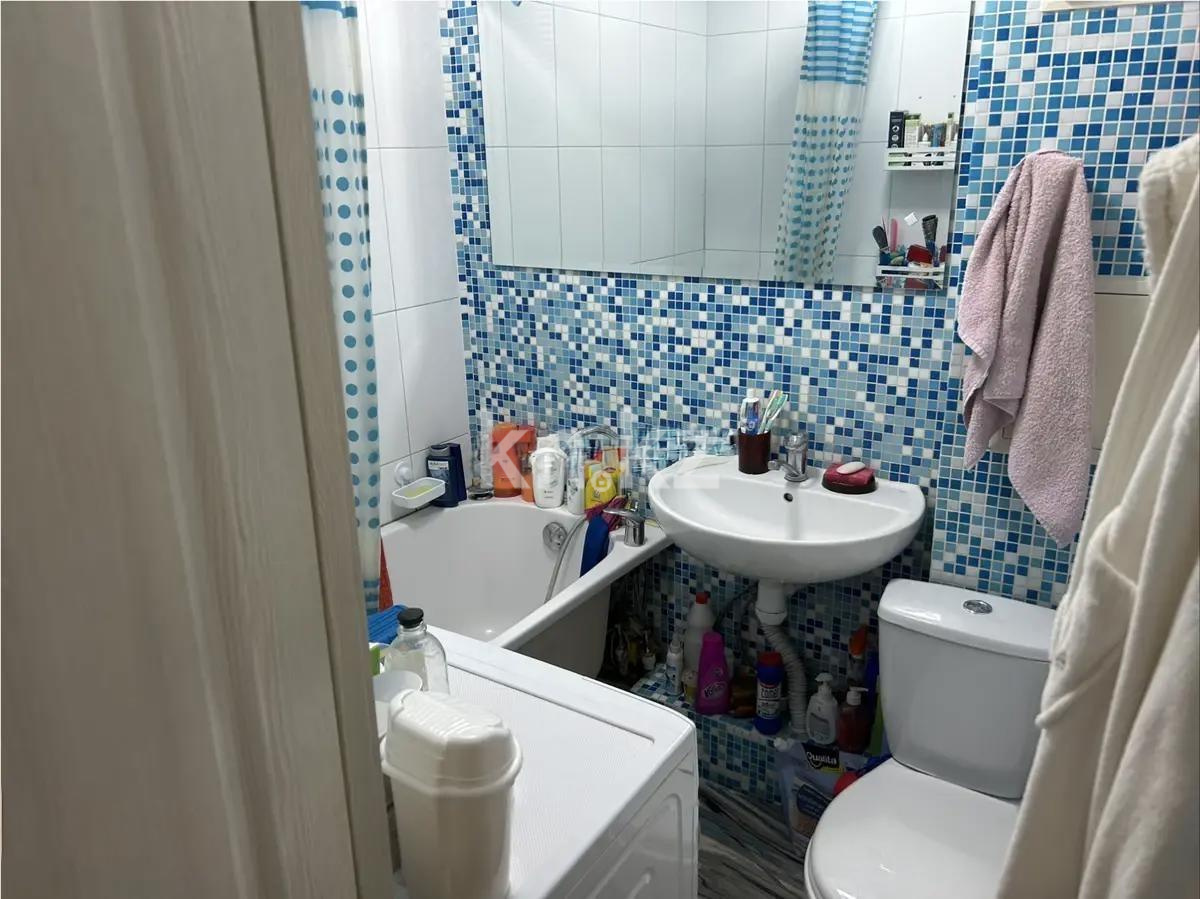 Продажа 3-комнатной квартиры, 59 м², 6 мкр., дом  39 в Алматы - фото 5