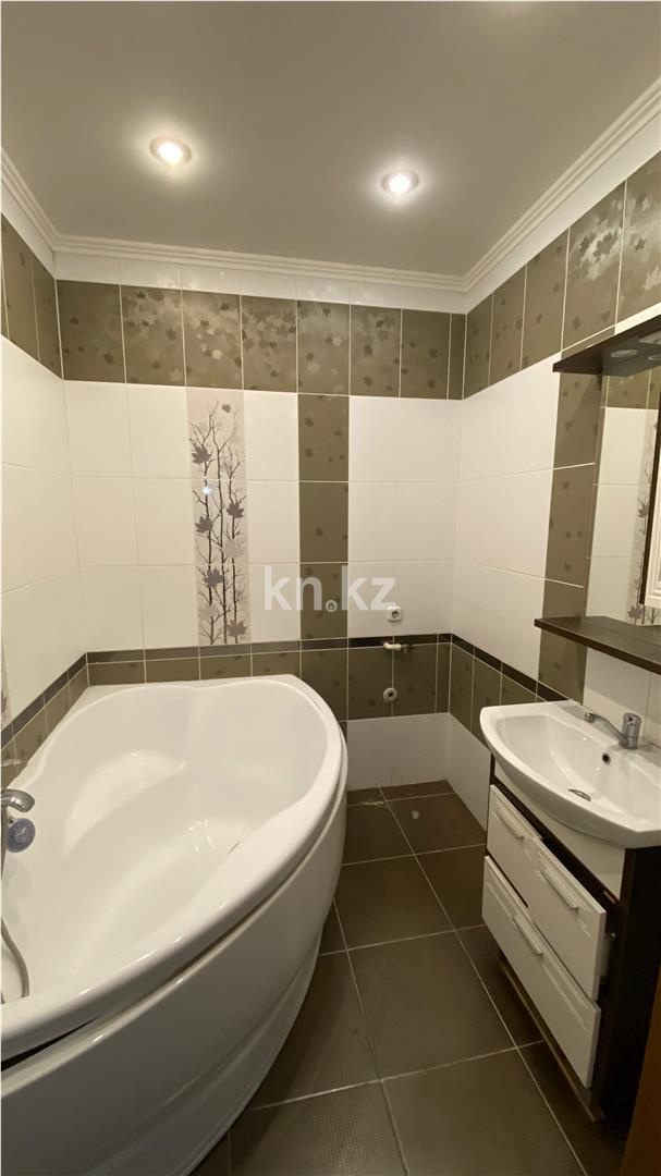 Продажа 3-комнатной квартиры, 96 м², пр. Республики в Караганде - фото 9