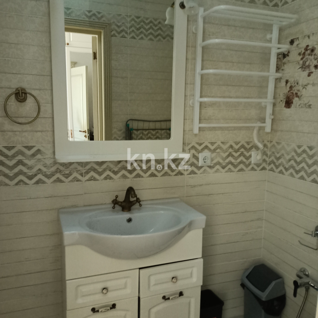 Аренда 2-комнатной квартиры посуточно, 75 м², ул. Сыганак, дом  17б - пр. Туран в Астане - фото 4