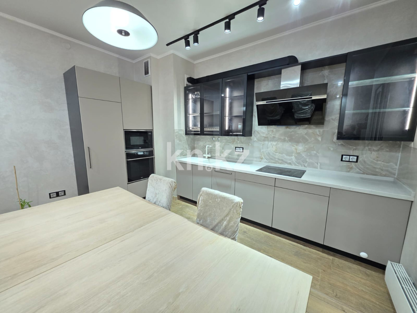 Аренда 4-комнатной квартиры, 120 м², пр. Абая в Алматы