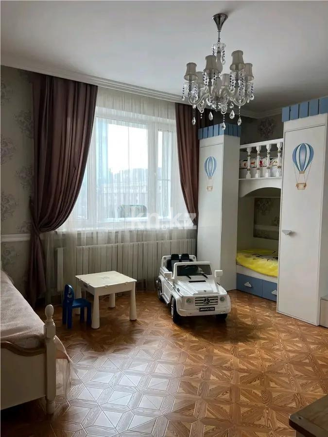 Продажа 4-комнатной квартиры, 200.4 м², ул. Кунаева, дом  14 в Астане - фото 4