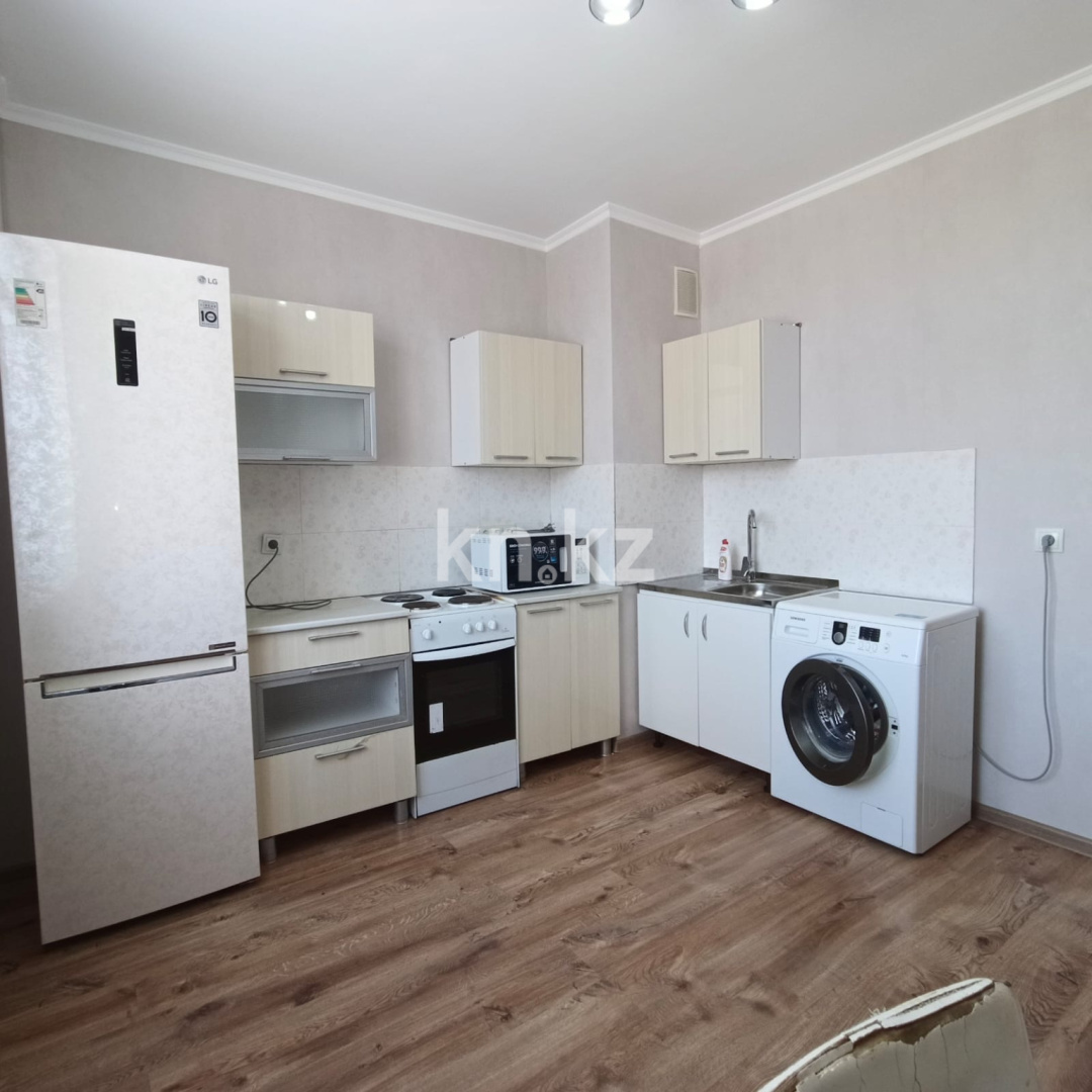 Аренда 1-комнатной квартиры, 40 м² в Астане