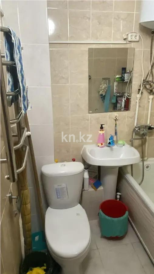 Продажа 3-комнатной квартиры, 63 м², мкр-н 13, дом  13 в Караганде - фото 2