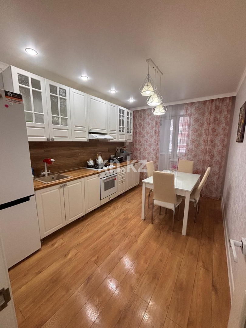 Продажа 2-комнатной квартиры, 57 м², мкр-н Женис в Уральске