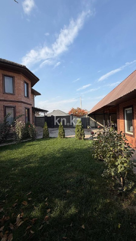 Продажа 5-комнатного дома, 340 м², ул. Айбасова, дом  3 в Алматы