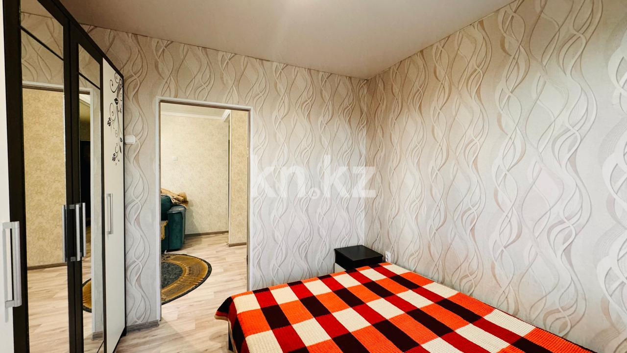 Продажа 3-комнатной квартиры, 48 м², 17-й мкр., дом  52 в Караганде - фото 5