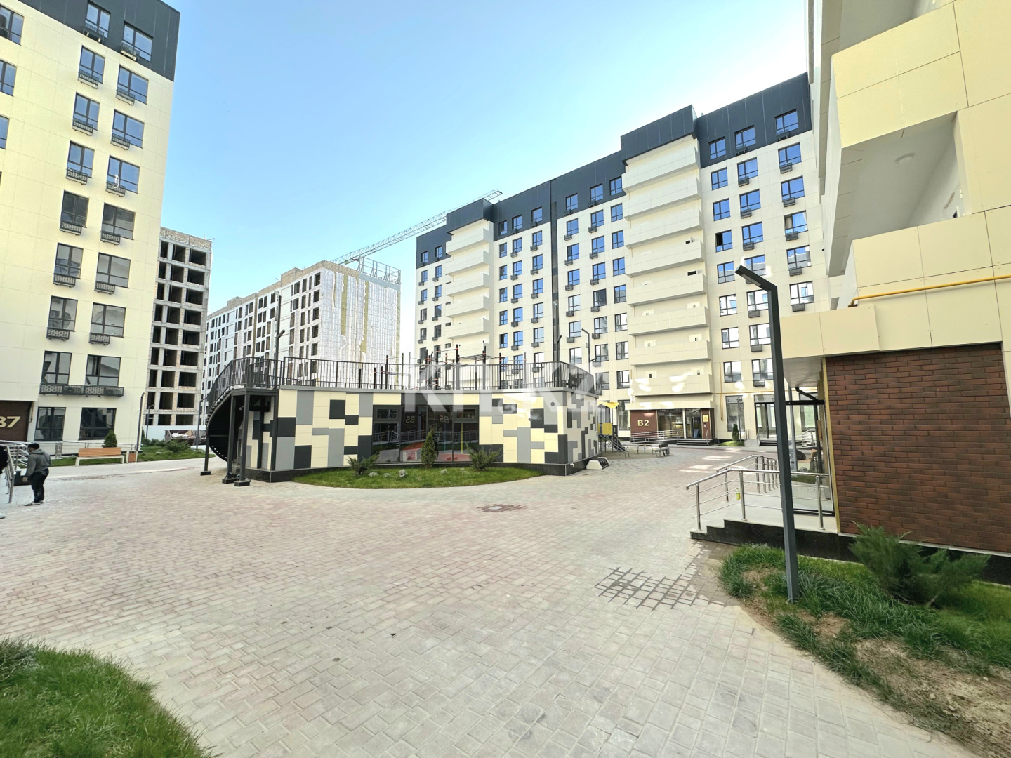 Продажа 2-комнатной квартиры, 79 м², ул. Байтерекова, дом  2б в Шымкенте - фото 5