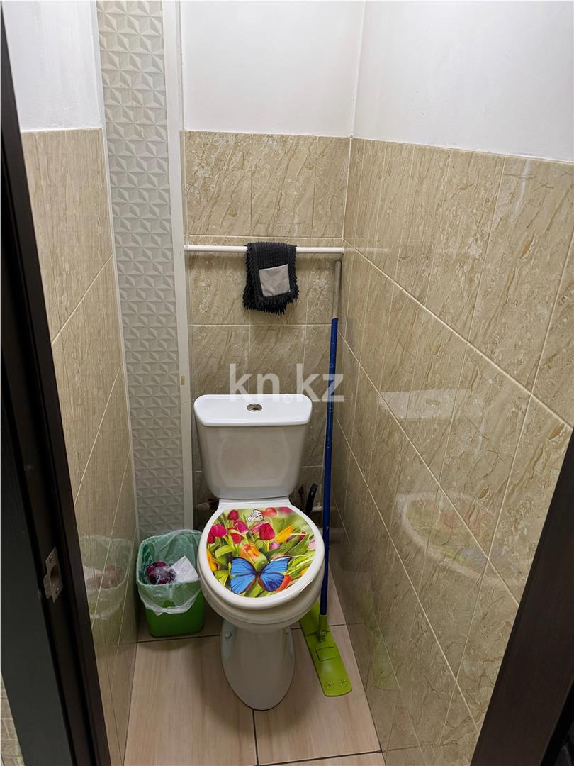 Продажа 3-комнатной квартиры, 64 м², мкр-н 22 в Караганде - фото 14