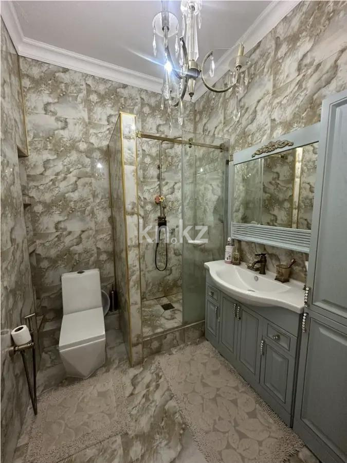 Продажа 2-комнатной квартиры, 70 м², ул. Туркестан, дом  28а в Астане - фото 4