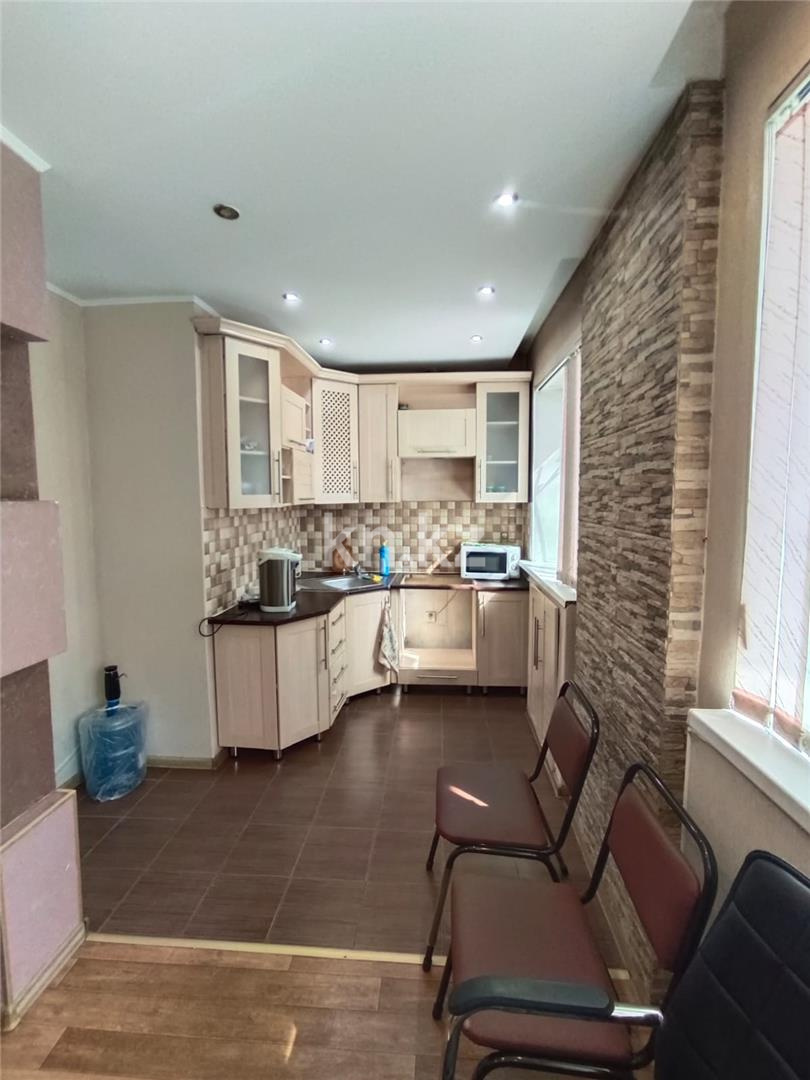 Продажа 3-комнатной квартиры, 62 м², ул. Ермекова, дом  60 в Караганде - фото 6