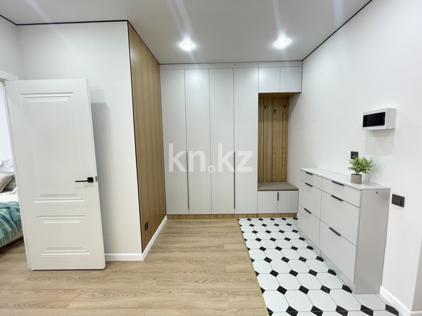 Продажа 2-комнатной квартиры, 37 м² в Алматы - фото 11