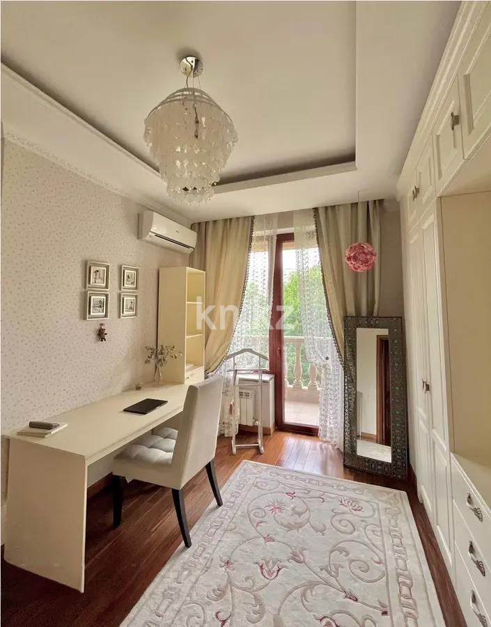 Продажа 4-комнатной квартиры, 212 м², ул. Водопроводная, дом  7/2 в Алматы - фото 3