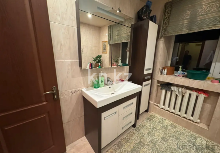 Продажа 6-комнатной квартиры, 220 м², ул. Ержанова, дом  12 в Караганде - фото 13