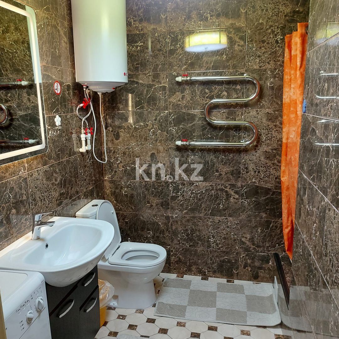 Аренда 2-комнатной квартиры, 48 м², Бухар Жырау, дом  56/2 в Караганде - фото 7