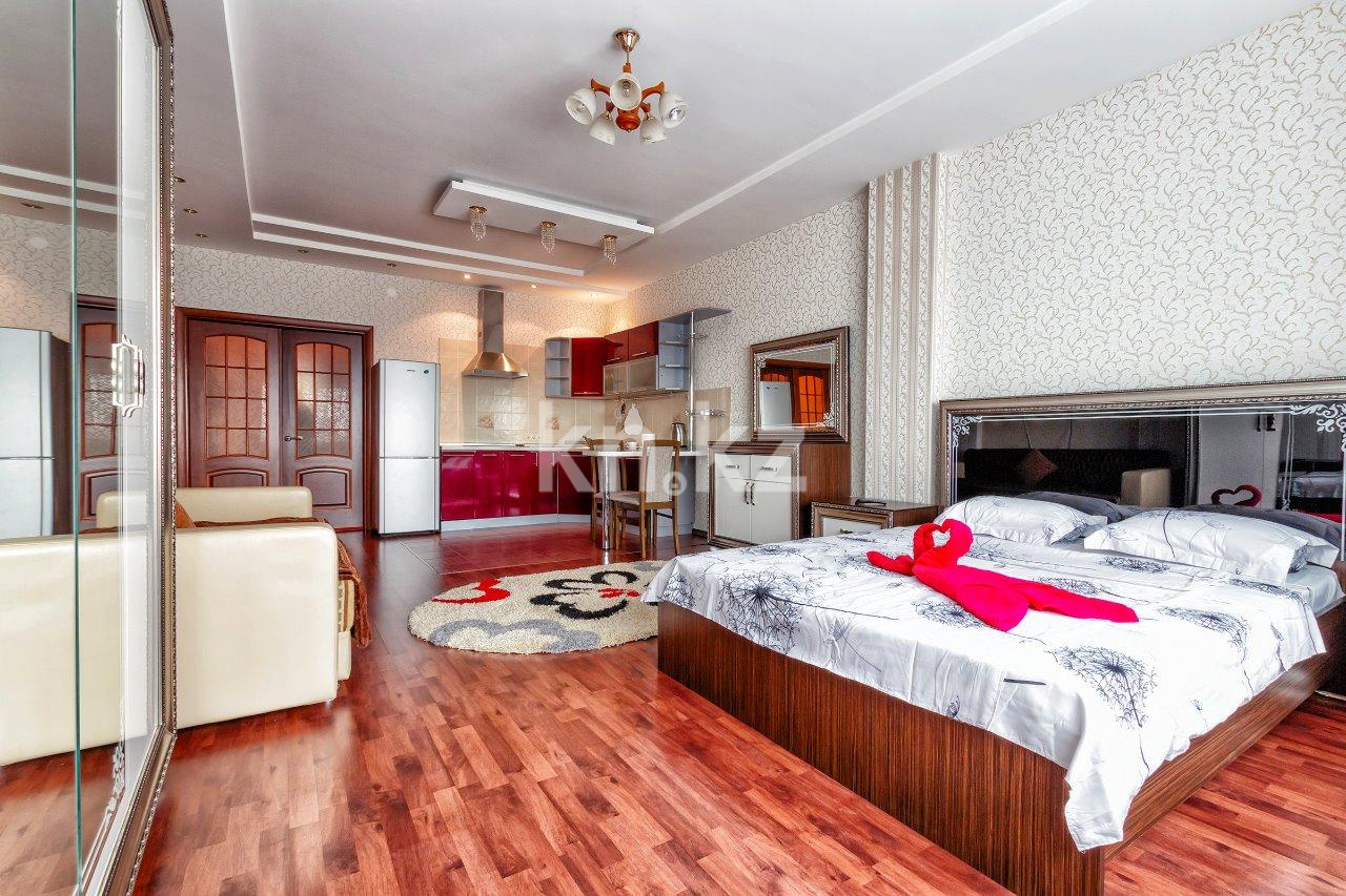 Аренда 1-комнатной квартиры посуточно, 50 м², ул. Достык, дом  5 - ул. Сауран в Астане - фото 2