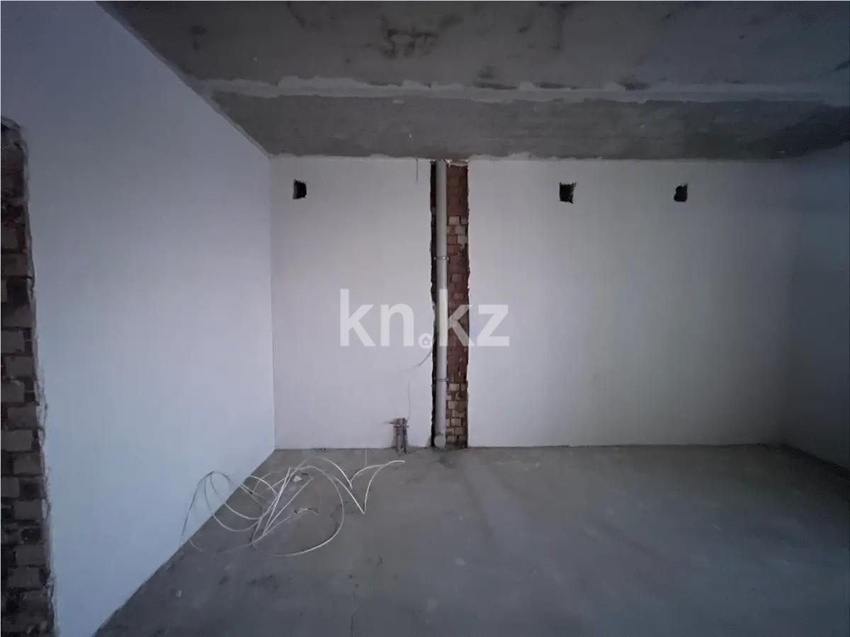 Продажа 2-комнатной квартиры, 65 м², 067 учетный квартал, дом  участок 502 в Караганде - фото 3