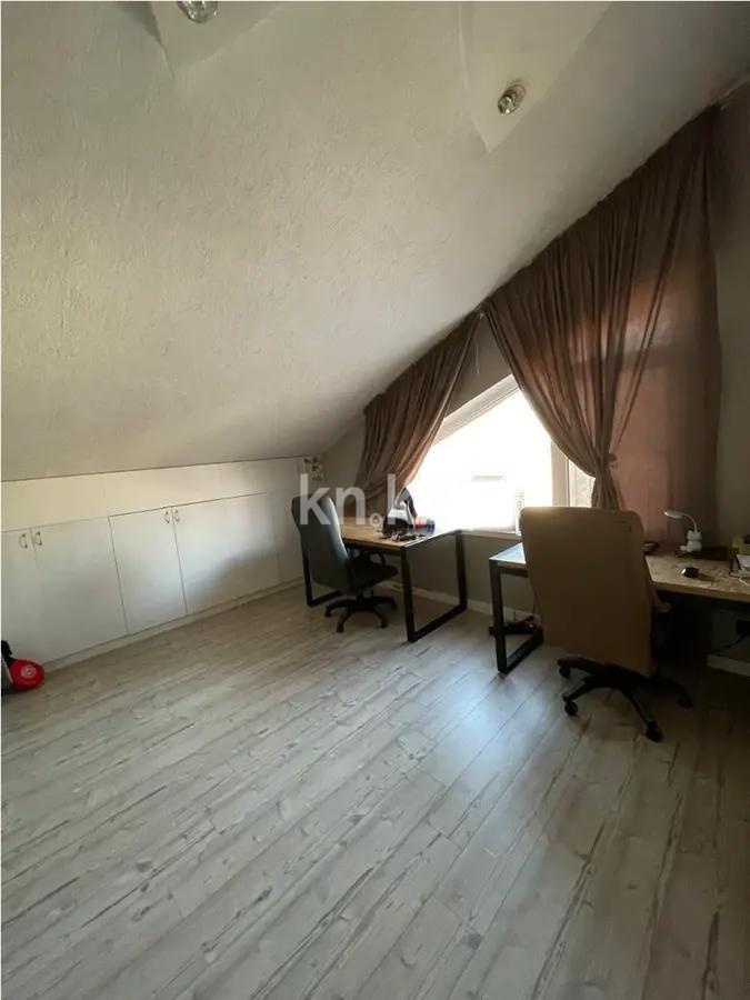 Продажа 4-комнатной квартиры, 165 м², ул. Шамшырак, дом  1 в Алматы - фото 3