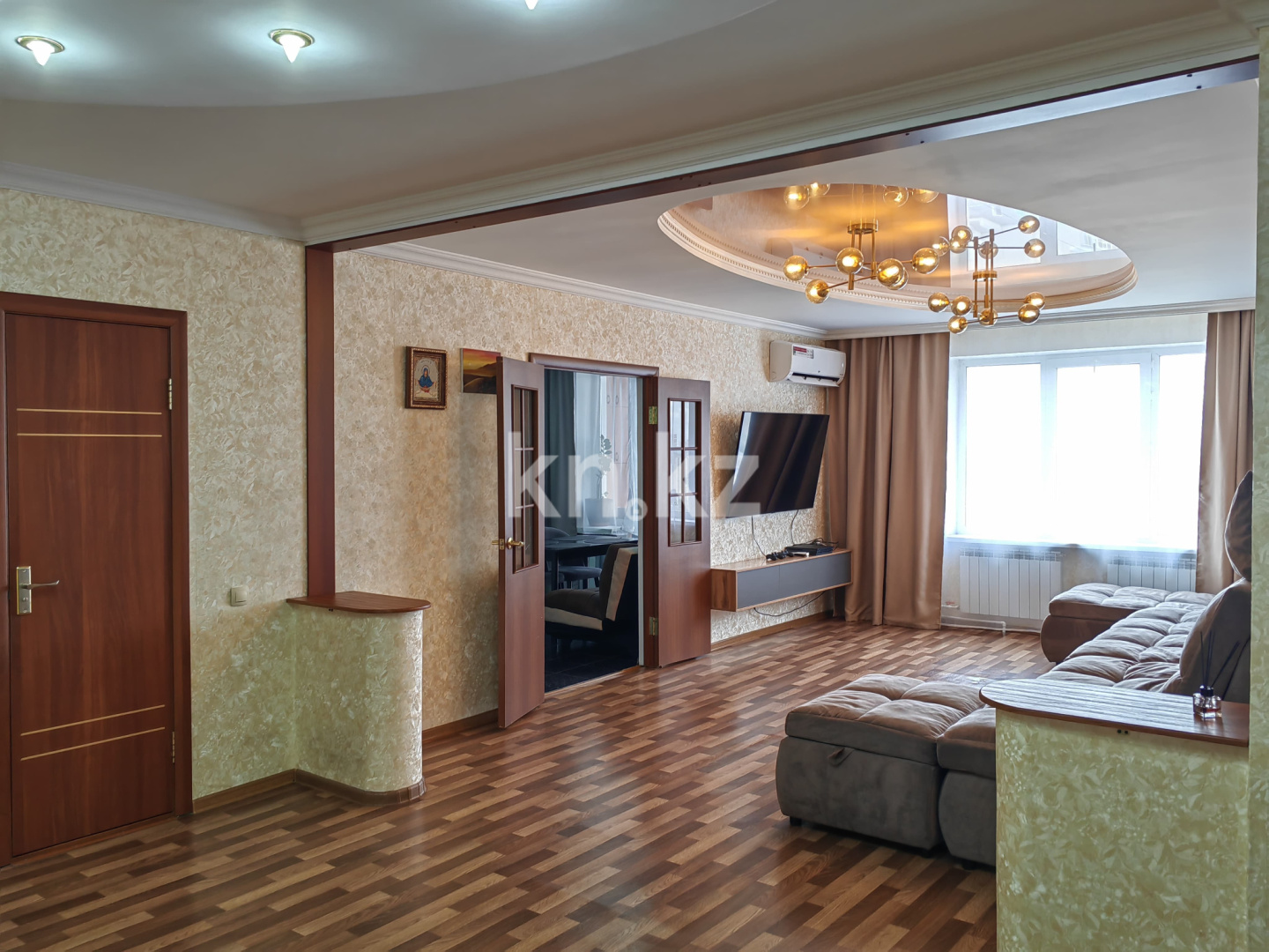 Продажа 4-комнатной квартиры, 122 м², пр. Республики, дом  40 в Караганде - фото 2