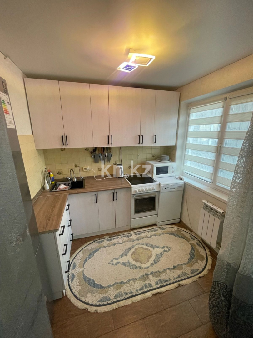 Продажа 4-комнатной квартиры, 76 м², ул. Дюсембекова, дом  37/2 в Караганде - фото 3