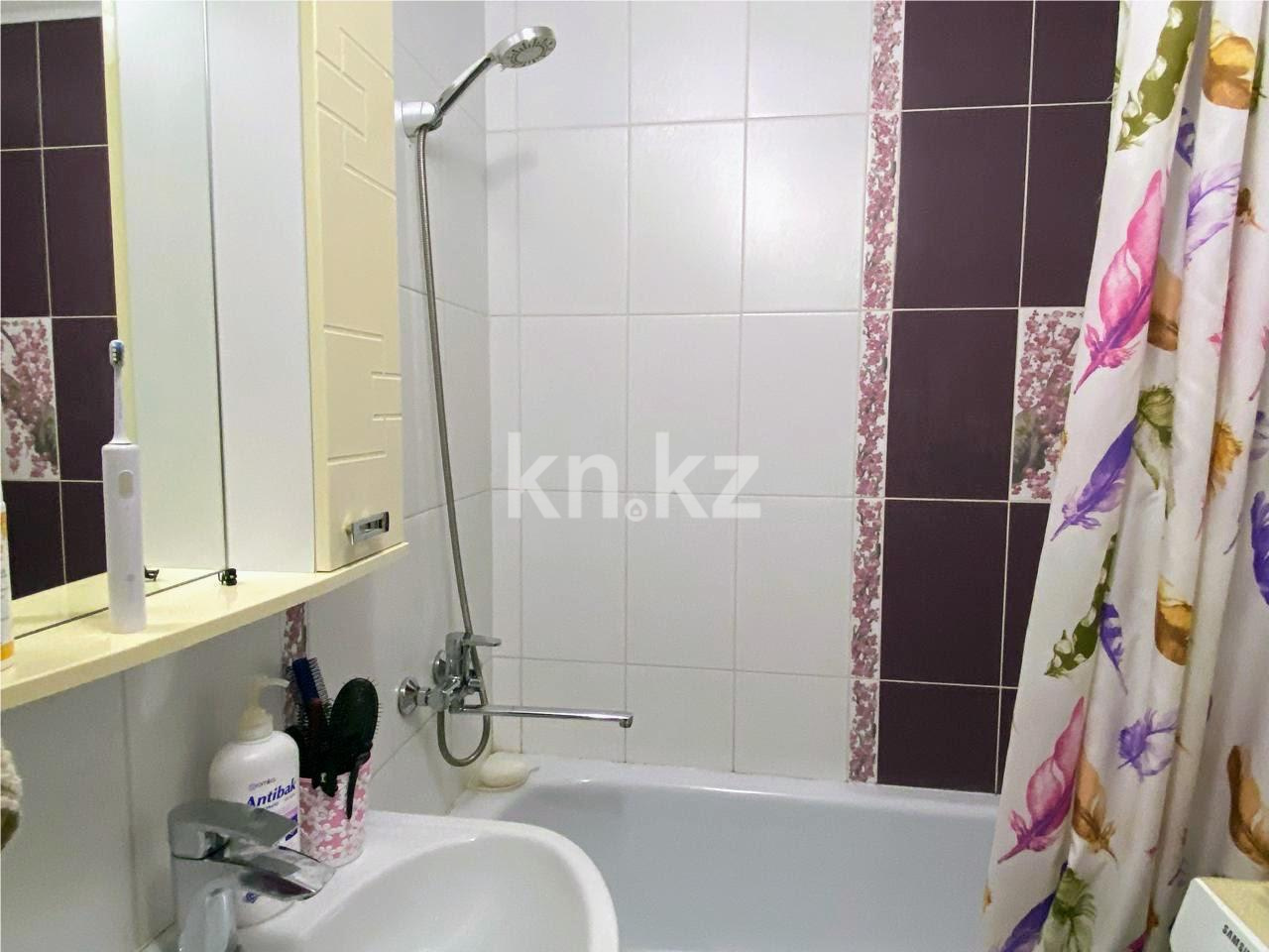 Продажа 4-комнатной квартиры, 75 м², мкр-н 19 в Караганде - фото 9