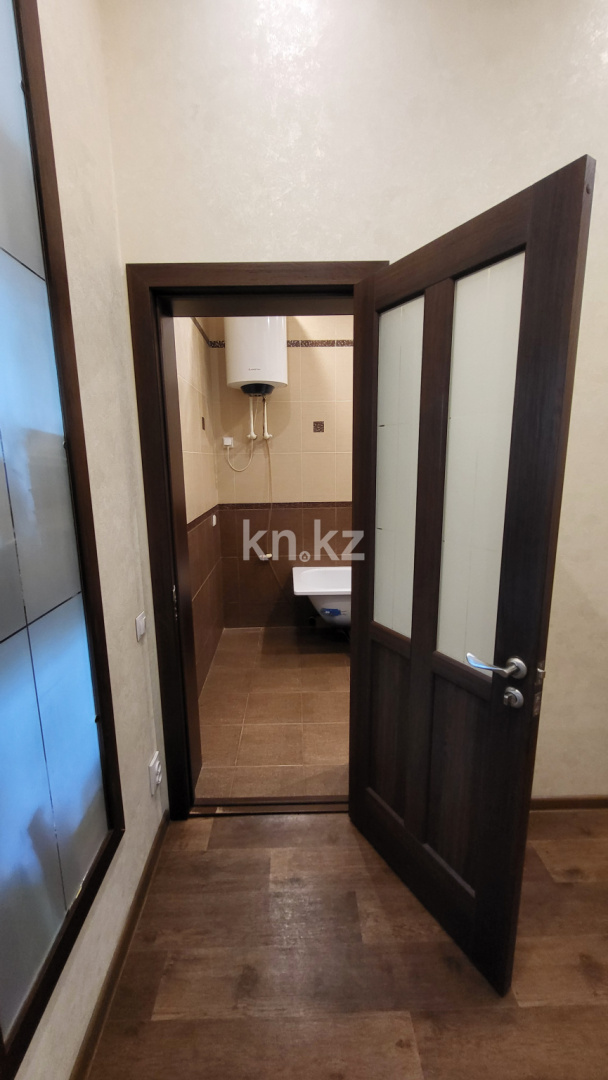 Продажа 1-комнатной квартиры, 41.3 м², ул. Абая, дом  7 в Караганде - фото 16