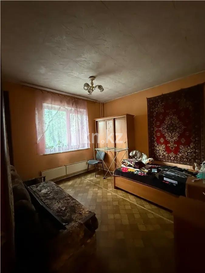 Продажа 3-комнатной квартиры, 65 м², мкр-н Аксай-2, дом  63 в Алматы - фото 2