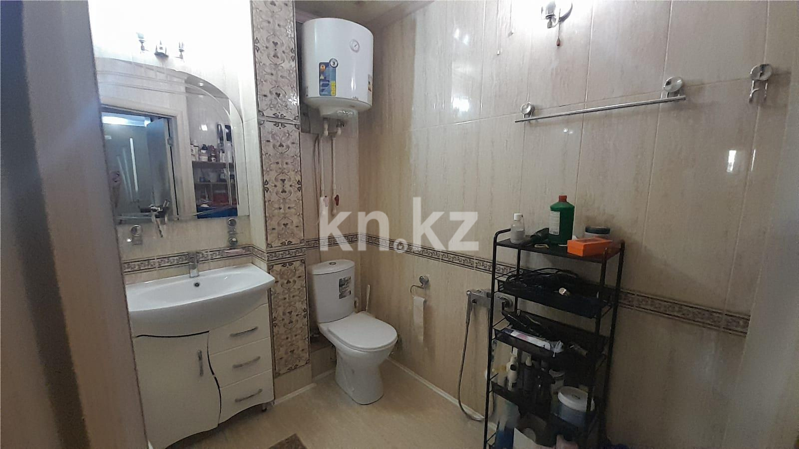 Продажа 4-комнатной квартиры, 84 м², ул. Ермекова, дом  52 в Караганде - фото 15