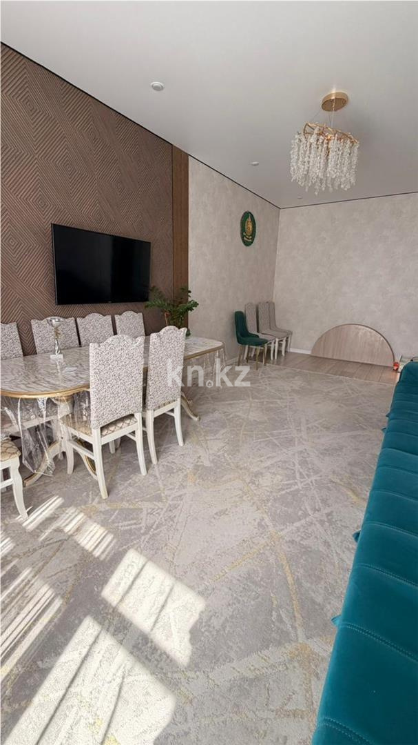 Продажа 3-комнатной квартиры, 92 м² в Караганде